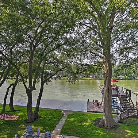 Guadalupe River Retreat With Private Yard